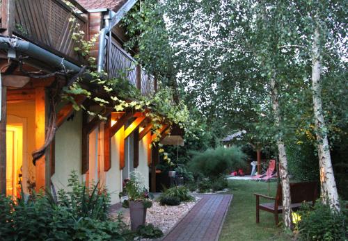 Фотография гостевого дома Kőszeghegyalja Vendégház