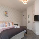 Фотография гостевого дома Townhouse PLUS @ West Street Crewe