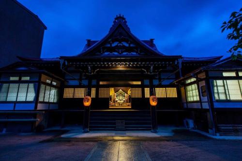 Фотографии гостиницы
宿坊 善光寺 Temple Hotel Takayama Zenkoji