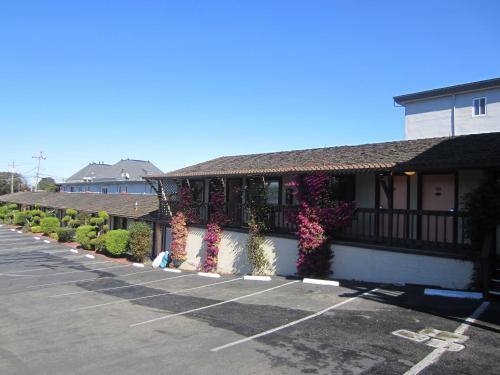 Фотография мини отеля Monterey Fairgrounds Inn