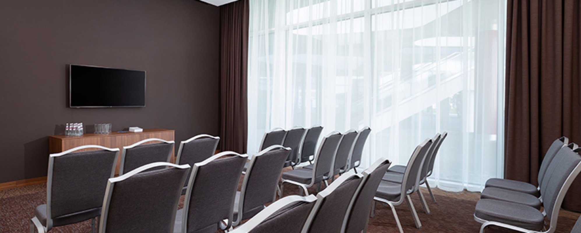 Фотографии комнаты для переговоров Сира