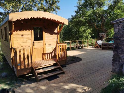 Фотография гостевого дома Roulotte la clé du Luberon