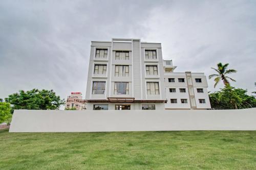 Фотографии гостиницы
Capital O 45462 Hotel C Tara