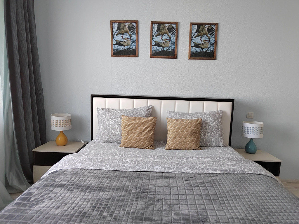 Фотография квартиры Апартаменты Трёхкомнатные у Экспофорума и Пушкина