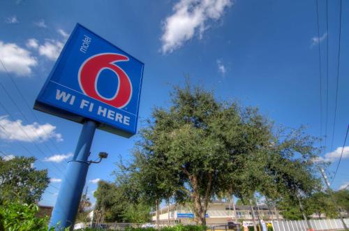 Фотография гостиницы Motel 6-Orlando, FL - Winter Park