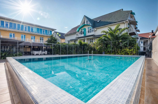 Фотографии гостевого дома 
            Лазурь Аллама групп