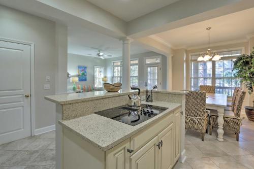 Фотография гостевого дома Coastal Hilton Head Beach Retreat with Pool Access!