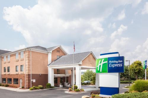 Фотография гостиницы Holiday Inn Express Winston-Salem, an IHG Hotel
