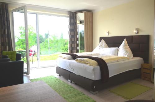 Фотография гостевого дома Kirschberghof Gästehaus und Weinverkauf