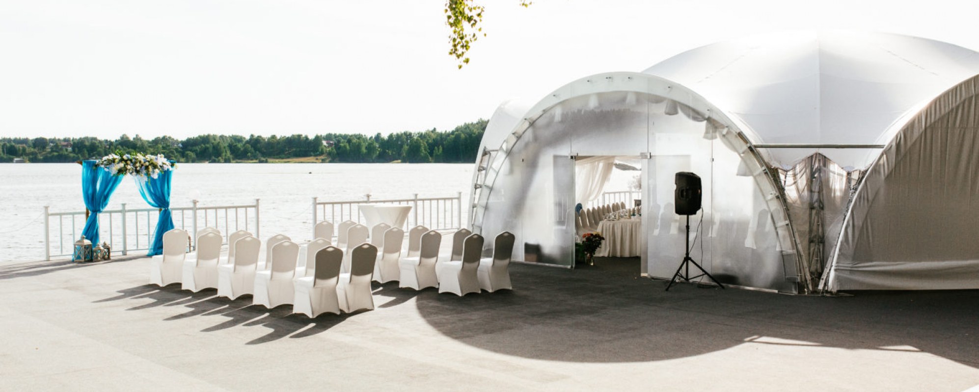 Фотографии летней террасы Шатер у воды