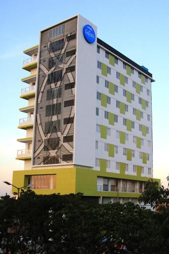 Фотография гостиницы Hotel Dafam Pacific Caesar Surabaya