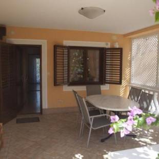 Фотографии гостевого дома
Apartments with a parking space Vir - 16690