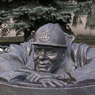 Фотография достопримечательности Памятник водопроводчику