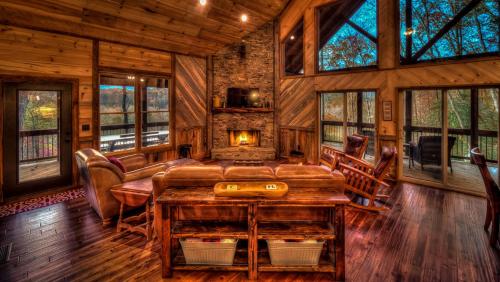 Фотография гостевого дома Highland Harmony by Escape to Blue Ridge