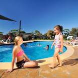 Фотография базы отдыха NRMA Eastern Beach Holiday Park