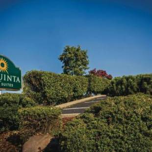 Фотографии гостиницы 
            La Quinta by Wyndham Grants Pass