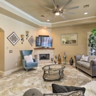 Фотография гостевого дома Lake Havasu City Home with Private Pool and Basketball!