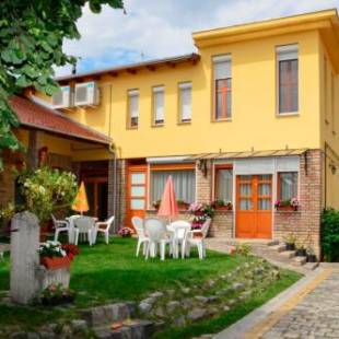 Фотографии гостевого дома
Mediterrán Vendégház