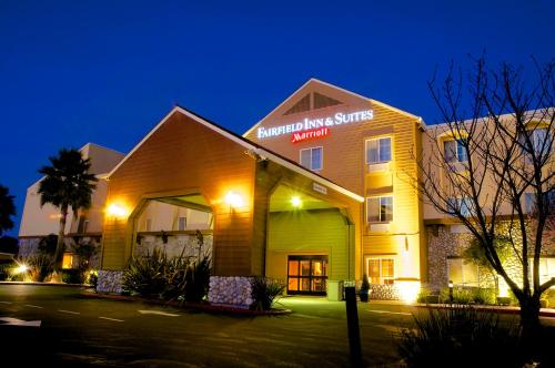Фотография гостиницы Fairfield Inn and Suites by Marriott Napa American Canyon