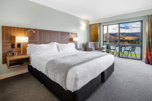 Фотография гостиницы Holiday Inn Queenstown Frankton Road, an IHG Hotel