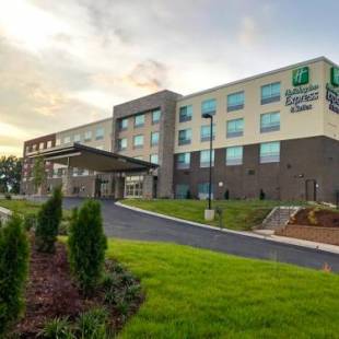 Фотографии гостиницы
Holiday Inn Express & Suites - Charlotte NE - University Area, an IHG Hotel