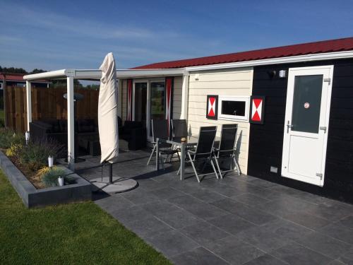 Фотография гостевого дома Vakantiechalet Serooskerke SE04