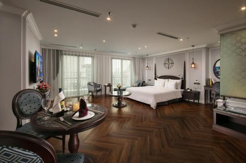 Фотография гостиницы Canary Hotel