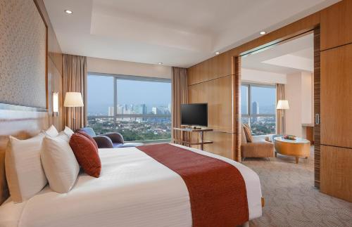 Фотография гостиницы Crowne Plaza Manila Galleria, an IHG Hotel - Multiple Use and Staycation Approved