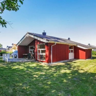 Фотография гостевого дома Three-Bedroom Holiday home in Grömitz 7