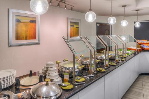 Фотография гостиницы DoubleTree by Hilton Atlanta North Druid Hills/Emory Area