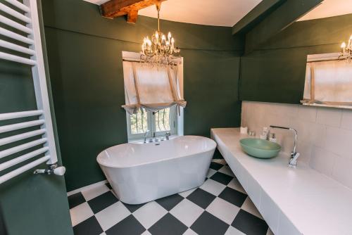 Фотография гостевого дома Atoneli Apartment hotel