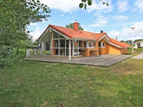Фотографии гостевого дома
Three-Bedroom Holiday home in Grömitz 16