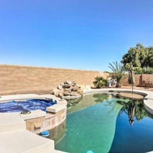 Фотография гостевого дома Maricopa House with Pool, Hot Tub, and Putting Green!