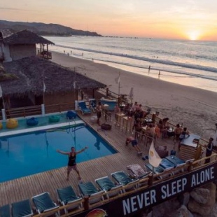 Фотография хостела The Point Mancora - Beach Hostel