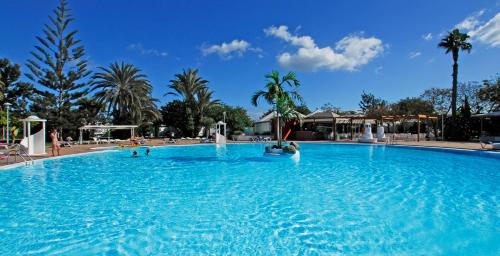 Фотография гостиницы Bungalows Cordial Sandy Golf