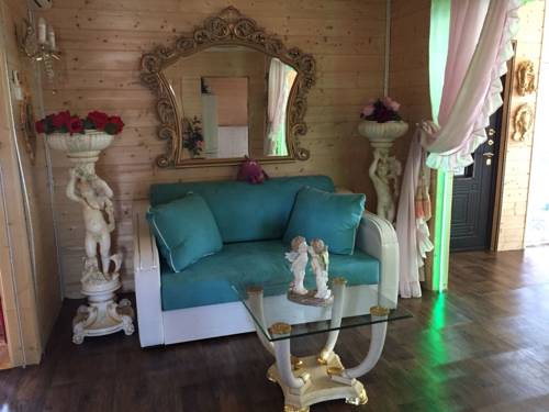 Фотографии гостевого дома
Частный дом в Лазаревском на четверых