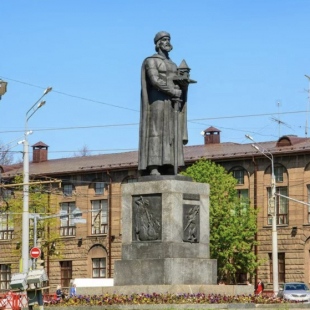 Фотография памятника Памятник Ярославу Мудрому