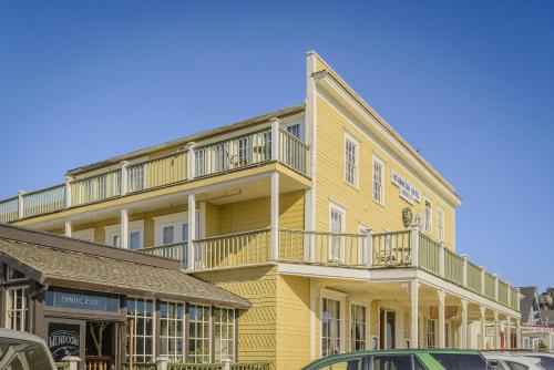 Фотография гостиницы Mendocino Hotel & Garden