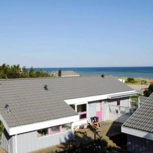 Фотографии гостевого дома
Two-Bedroom Holiday home in Glesborg 6