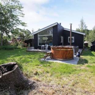 Фотографии гостевого дома 
            Two-Bedroom Holiday home in Hyltebruk