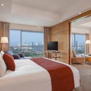 Фотографии гостиницы 
            Crowne Plaza Manila Galleria, an IHG Hotel - Multiple Use and Staycation Approved