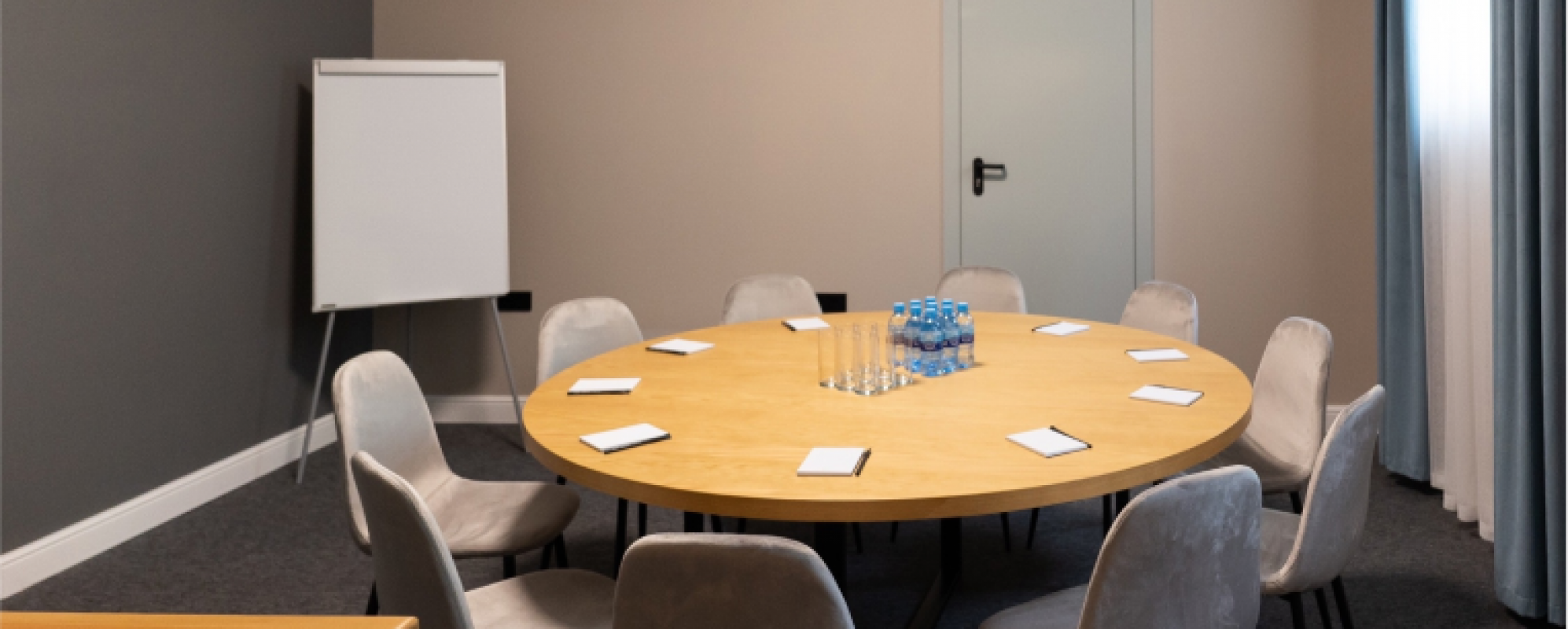 Фотографии комнаты для переговоров Талес