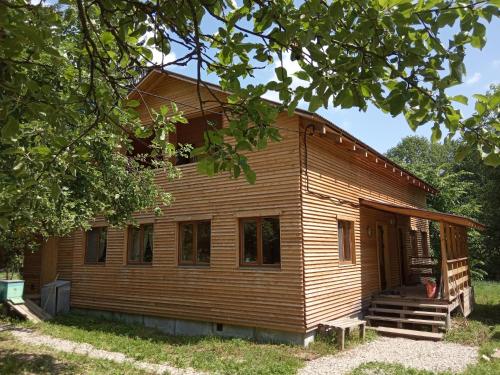 Фотография базы отдыха Деревенский дом в лесу