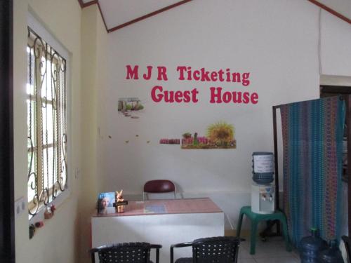 Фотография гостевого дома MJR Ticketing Guest House