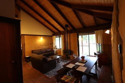 Фотография гостевого дома Treenbrook Cottages