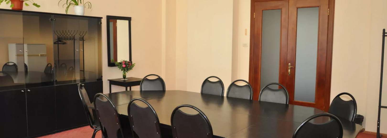 Фотография комнаты для переговоров УМЦ Голицыно Комната переговоров №12