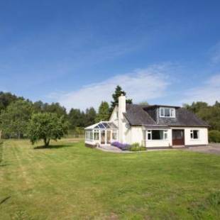 Фотографии гостевого дома 
            Juniper Hill near Loch Achilty on the NC500