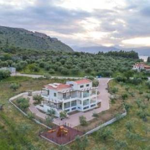 Фотографии апарт отеля
Nafplia Terra