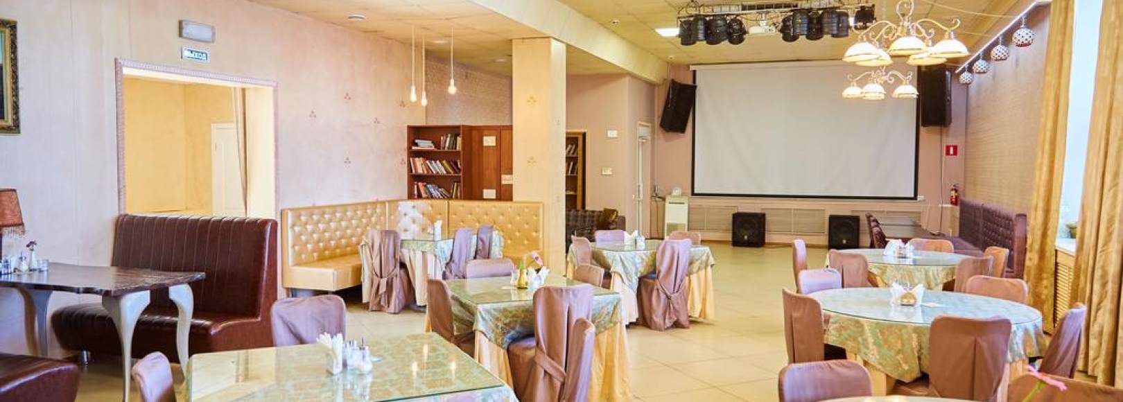 Фотография банкетного зала Родники