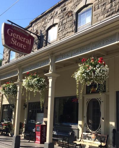 Фотография мини отеля Cheltenham Suites